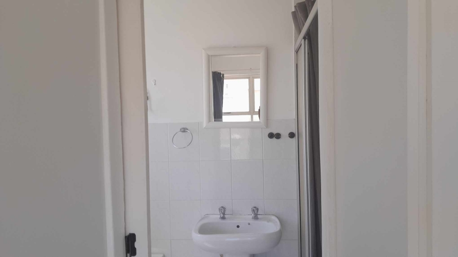 To Let 1 Bedroom Property for Rent in Kenilworth Western Cape